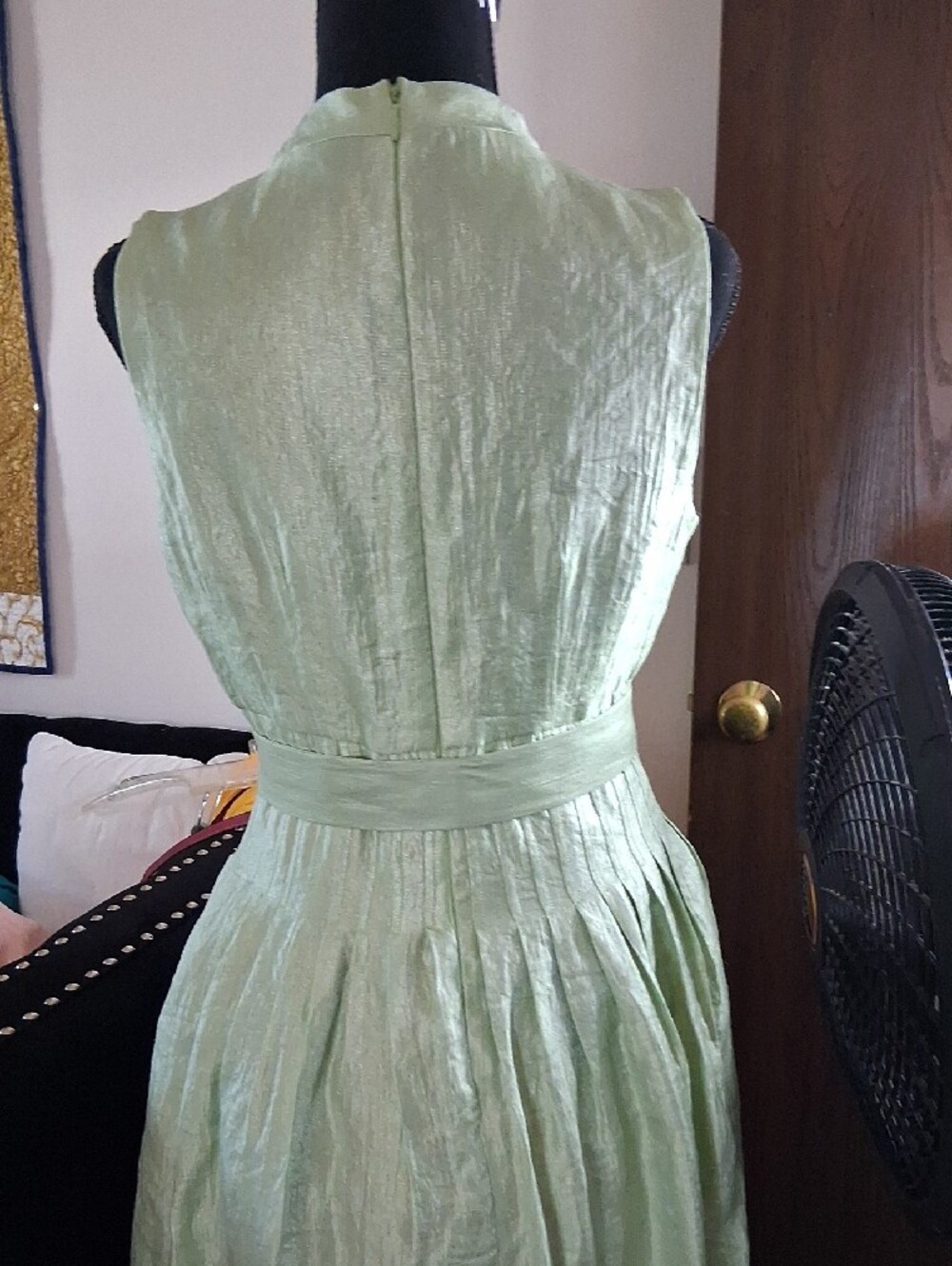 Maggy London Light Green Sleeveless Midi Dress with Self-Tie Waist - Picture 6 of 15